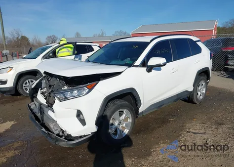 2020 Toyota Rav4 Xle z USA, uszkodzony, nr VIN 2T3W1RFV4LC053798